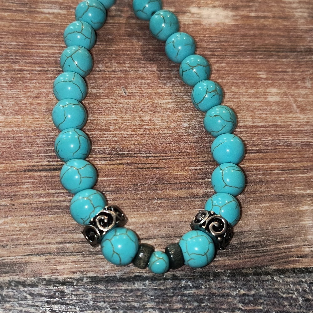 Turquoise Beaded Bracelet with Silver Detailing